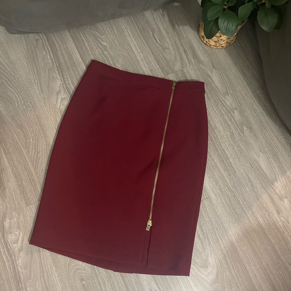 Talbots Maroon Wine Skirt With Gold Side Zipper - Picture 2 of 8